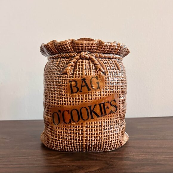 Vintage 1970s Cottagecore Kitsch Novelty Ceramic Cookie Jar MCM Kitchen Decor - Picture 1 of 10